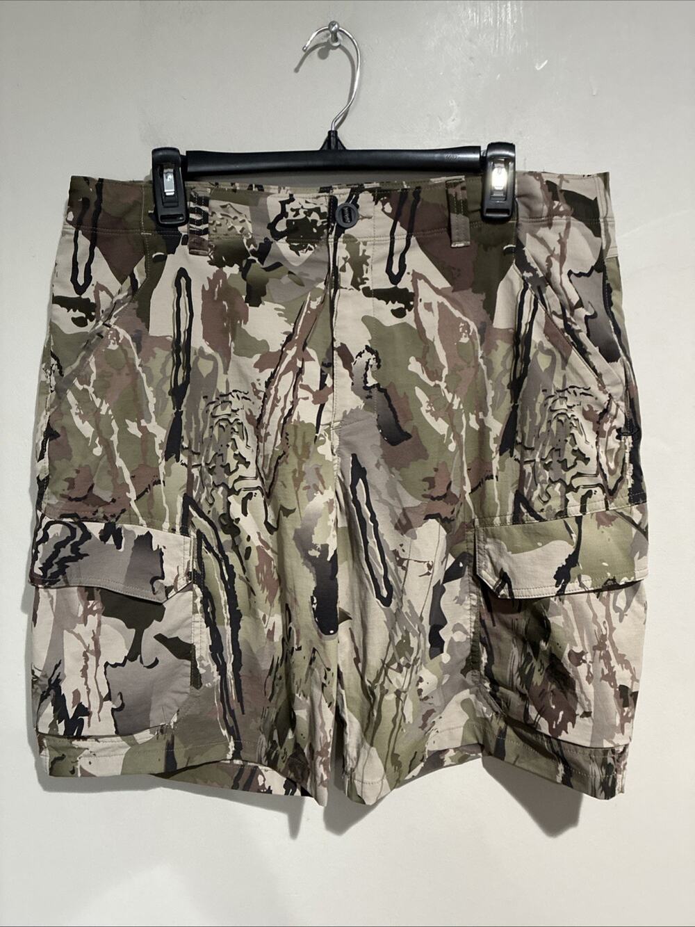 UNDER ARMOUR UA Storm UPF 30 RAMBLE Barren Camo Cargo SHORTS Mens Sz 36 Stretch